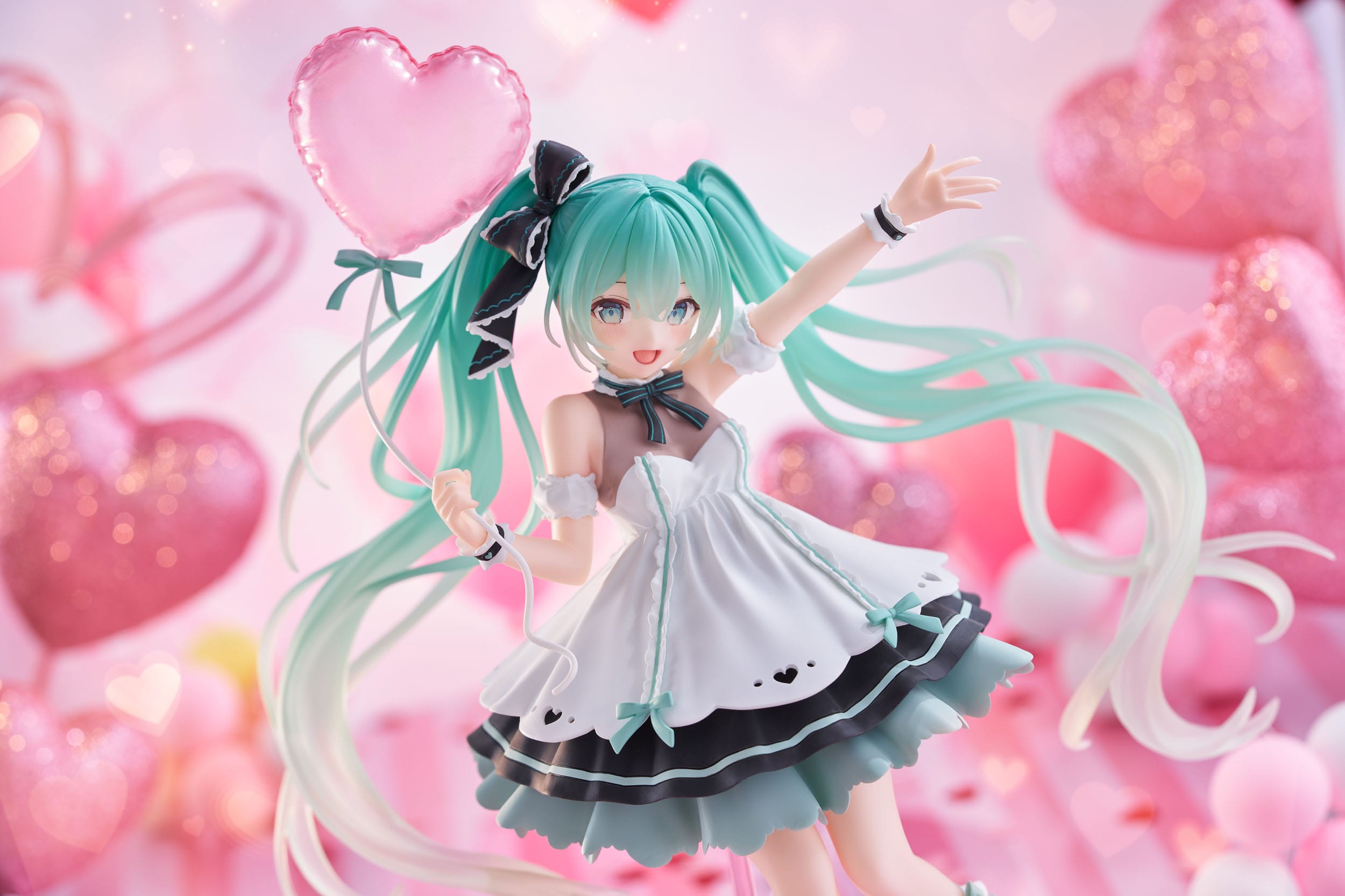 Hatsune Miku AMP+ PVC Statue Statue Hatsune Miku Birthday 2025 Party Ver. 21 cm