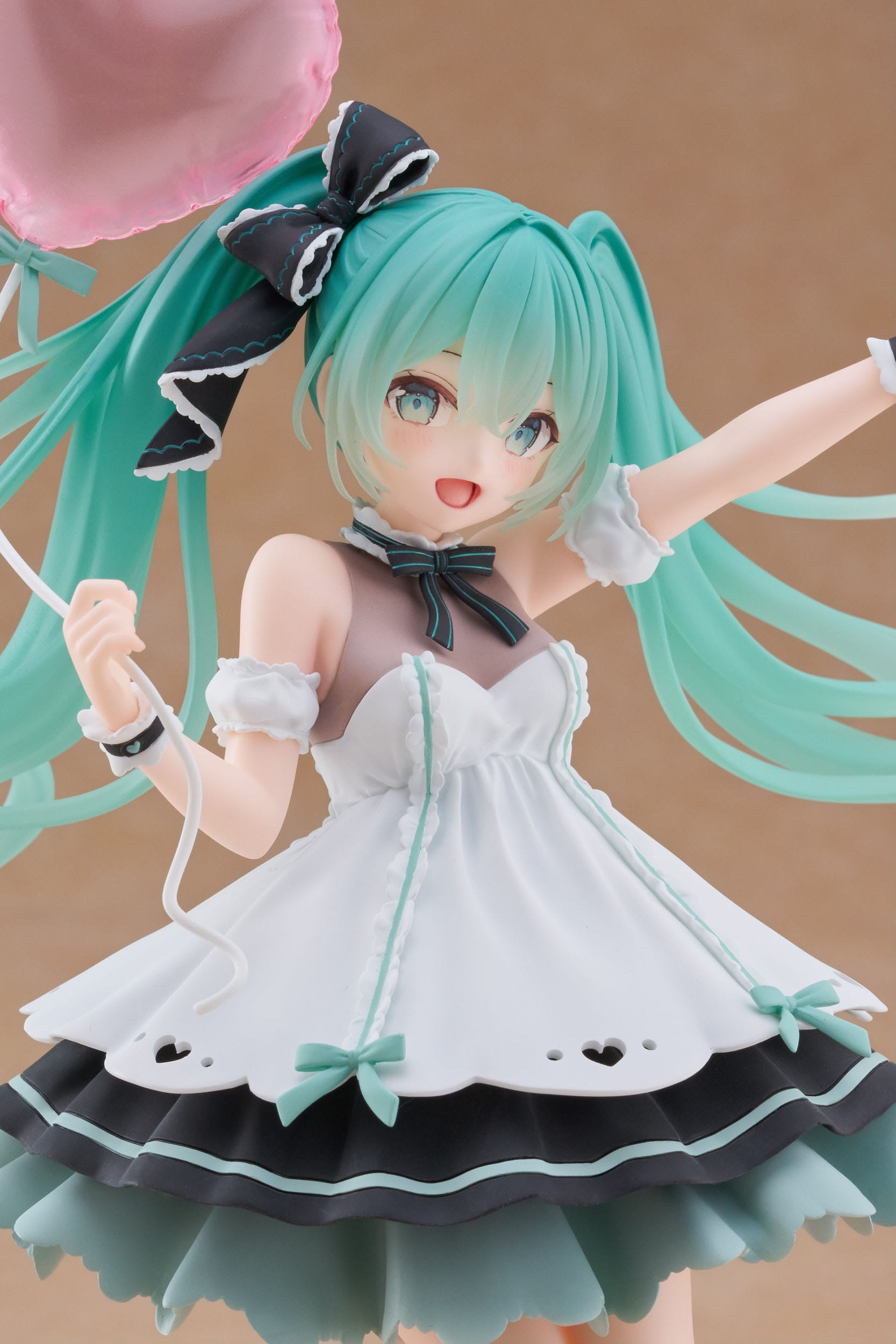 Hatsune Miku AMP+ PVC Statue Statue Hatsune Miku Birthday 2025 Party Ver. 21 cm