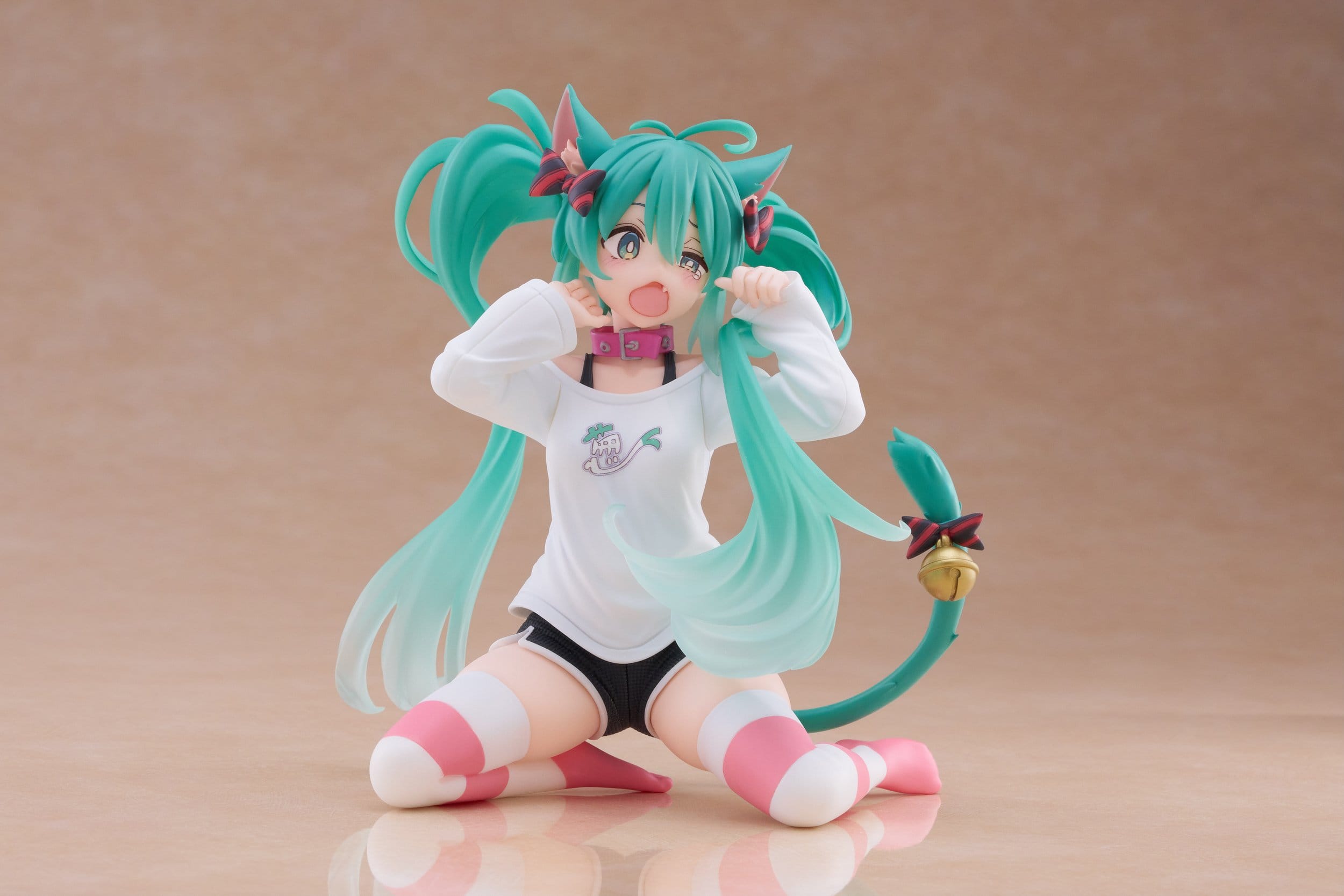 Hatsune Miku PVC Statue Desktop Cute Figure Hatsune Miku Cat Ear T-Shirt Ver. 13 cm